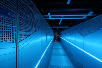 Wide-angle image of "Levante". The "Levante" supercomputer consists of around 2900 networked computers. Wide-angle image of "Levante". The "Levante" supercomputer consists of around 2900 networked computers.